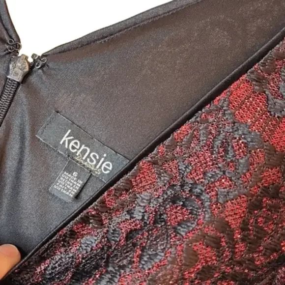 KENSIE metallic red and black dress. Size 6 - Picture 4 of 6